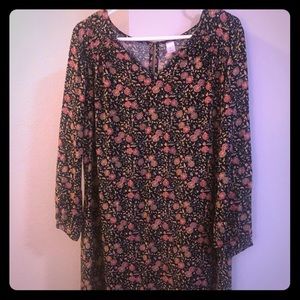 Mid length dress/tunic style.